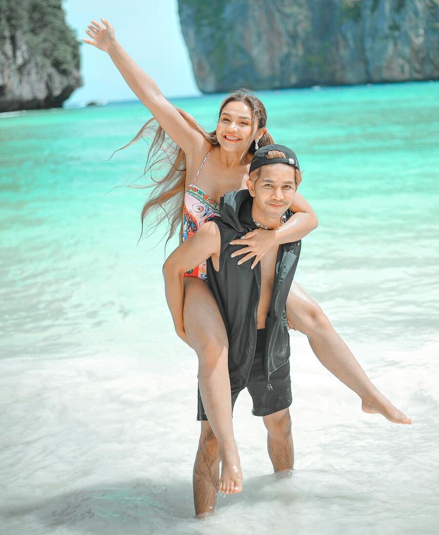 ตั๊กแตน ชลดา