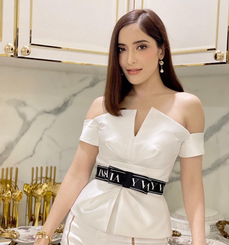 พิ้งค์กี้ สาวิกา