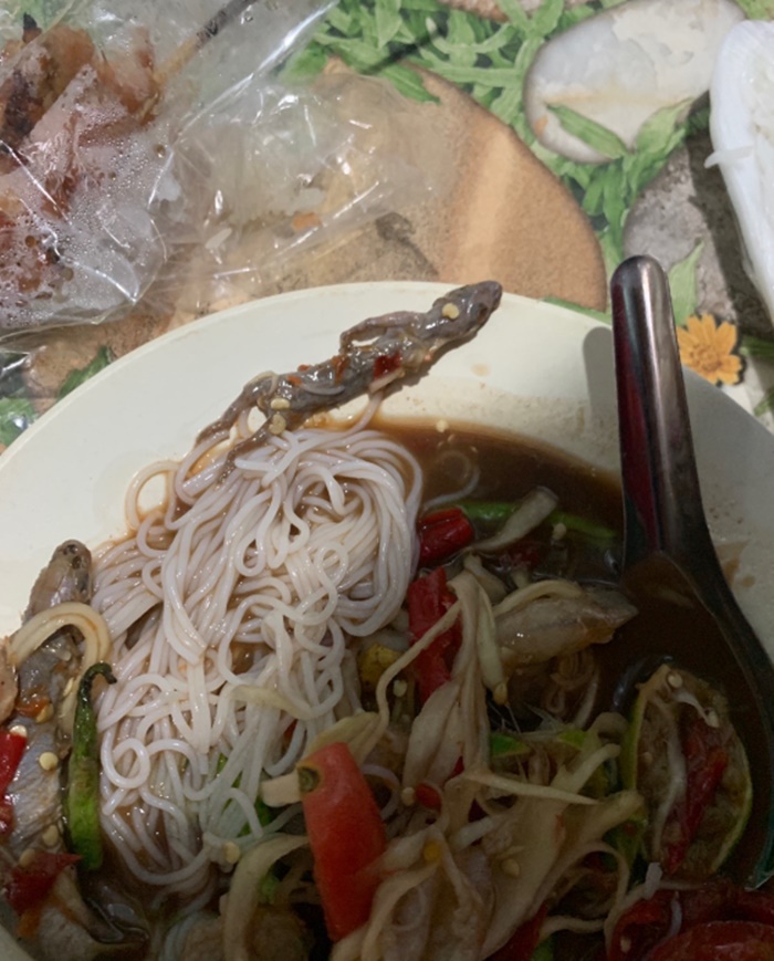 ส้มตำกุ้งสด