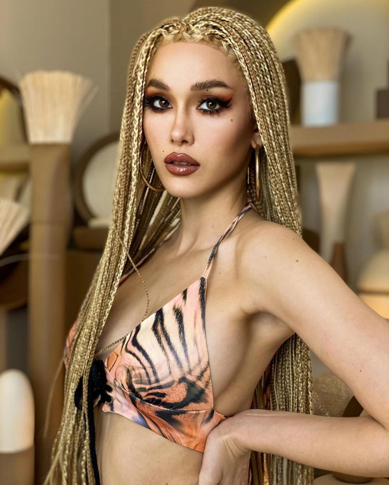 แจ็คกี้ ชาเคอลีน