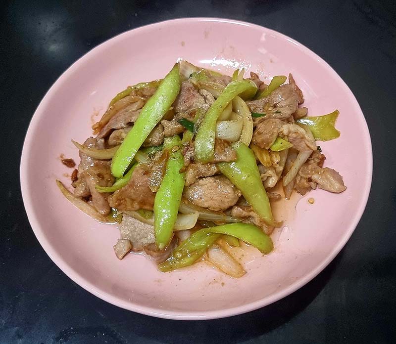 หมูผัดพริกหยวก