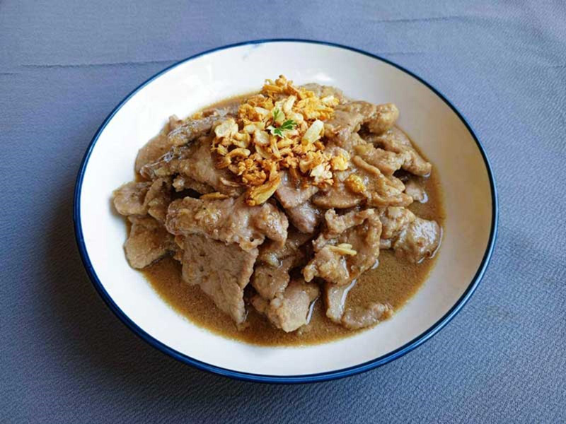 หมูกระเทียมพริกไทย