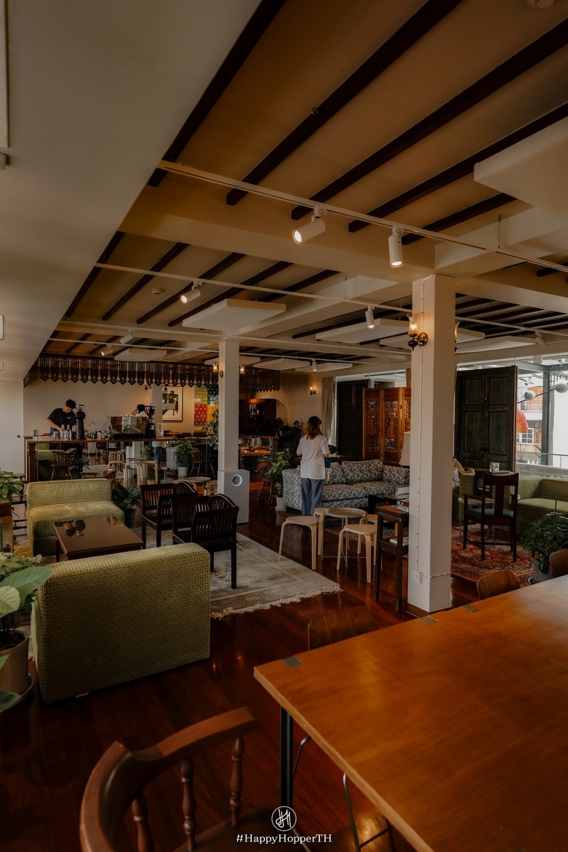 Living Room คาเฟ่วิวดี ย่านวงเวียน 22