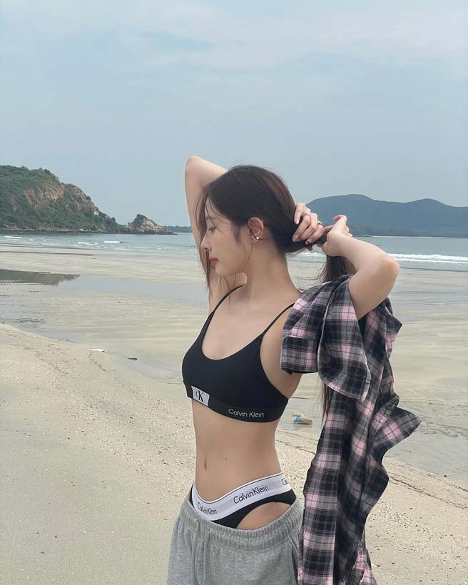 พิกเล็ท ชาราฎา ปล่อยภาพเซ็กซี่ นุ่งทูพีซ อ้อนอยากไปทะเล