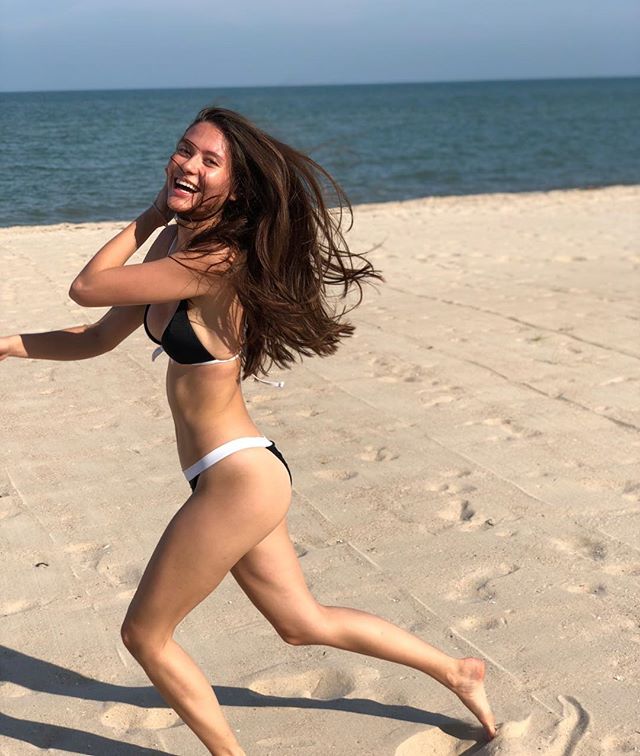 มารีญา พูลเลิศลาภ