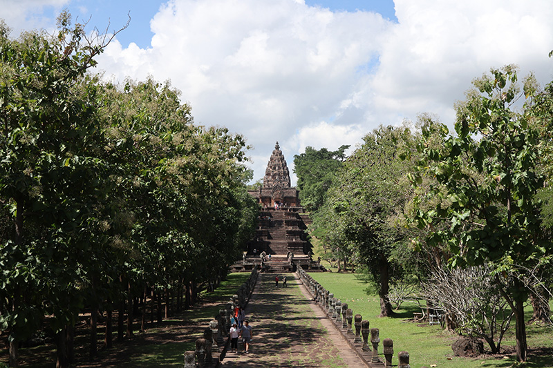 พระอาทิตย์ขึ้นตรง 15 ช่องประตู 2569 ปราสาทพนมรุ้ง