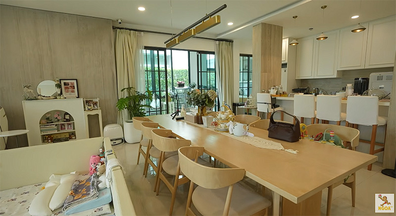 บ้าน เนย-แจม-พิกเล็ท