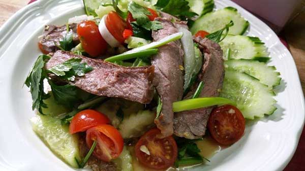 ยำเนื้อย่าง