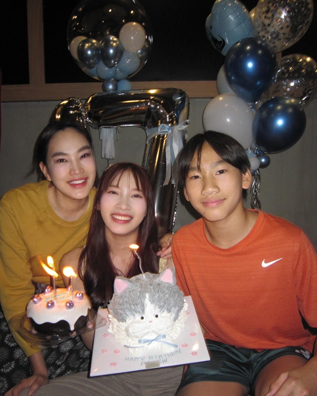 ตุ๊ก ชนกวนันท์ สุดภูมิใจ น้องแพรว รับรางวัลเยาวชนดีเด่นแห่งชาติ 