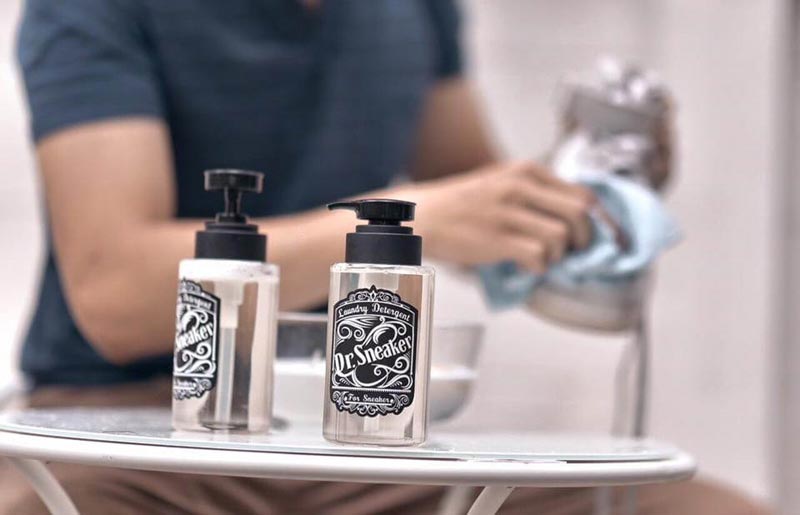 น้ำยาขัดรองเท้าขาว