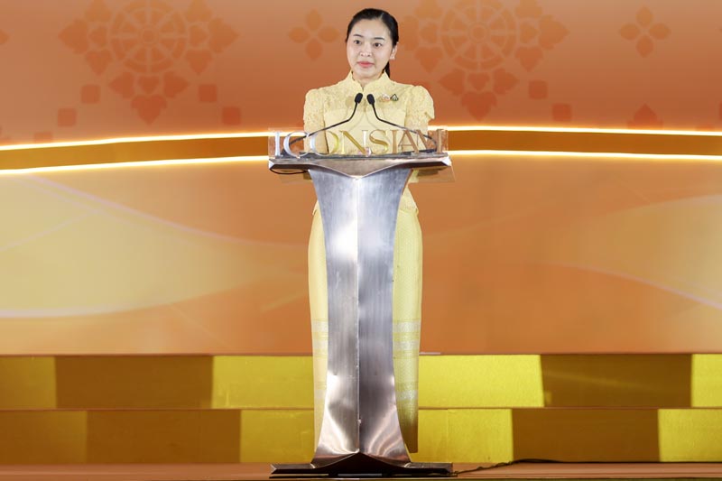 สายนทีแห่งน้ำพระทัย สร้างสุขไทยให้เรืองรอง