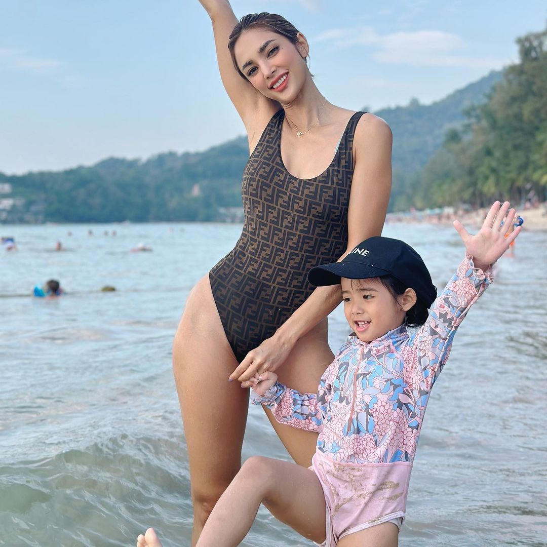 อุ้ม ลักขณา