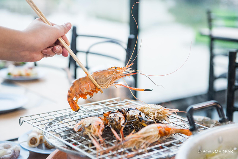 บุฟเฟ่ต์กุ้งแม่น้ำ
