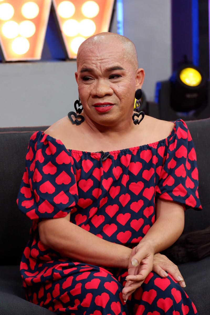 อรชร เชิญยิ้ม