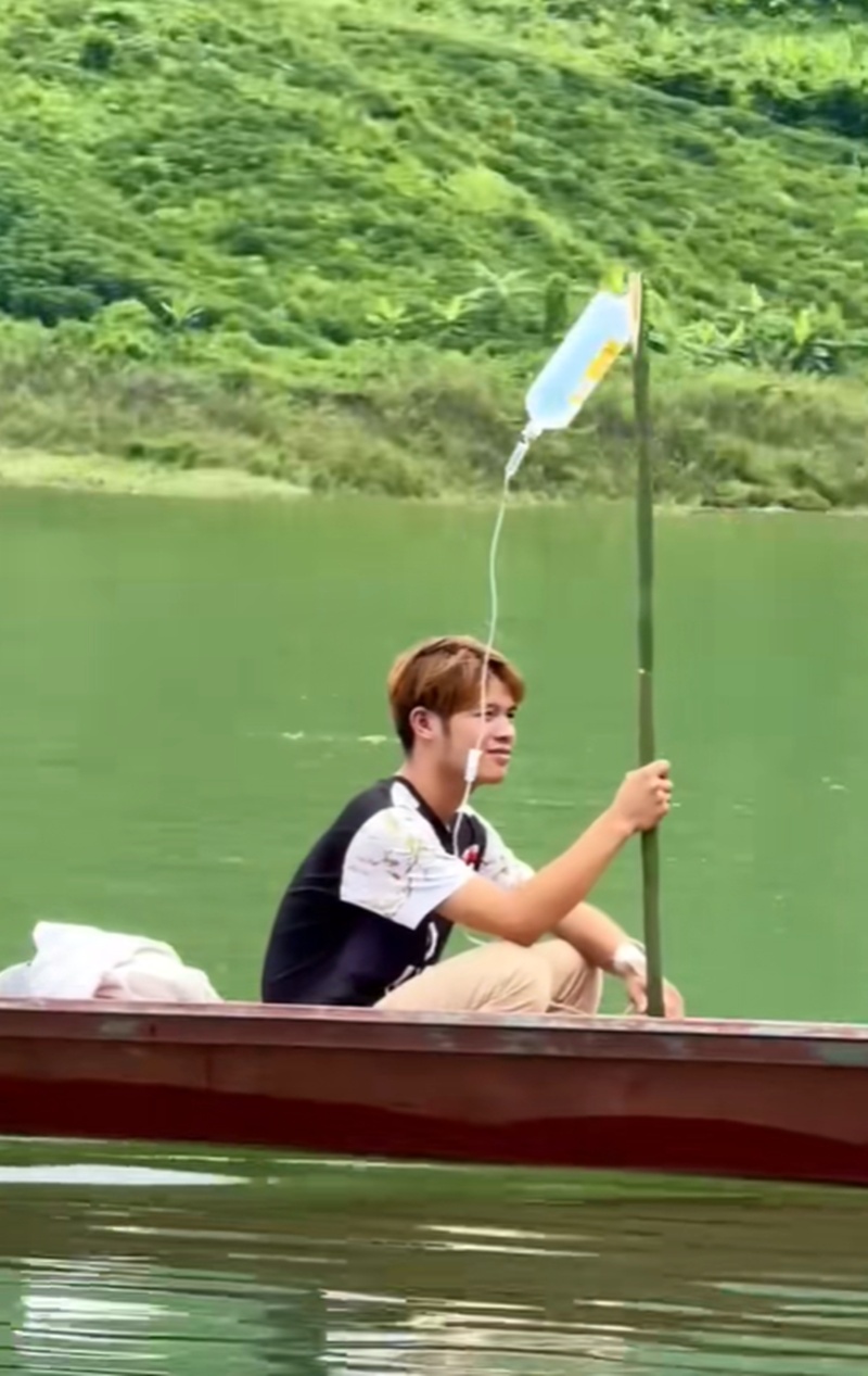 ล่องเรือ