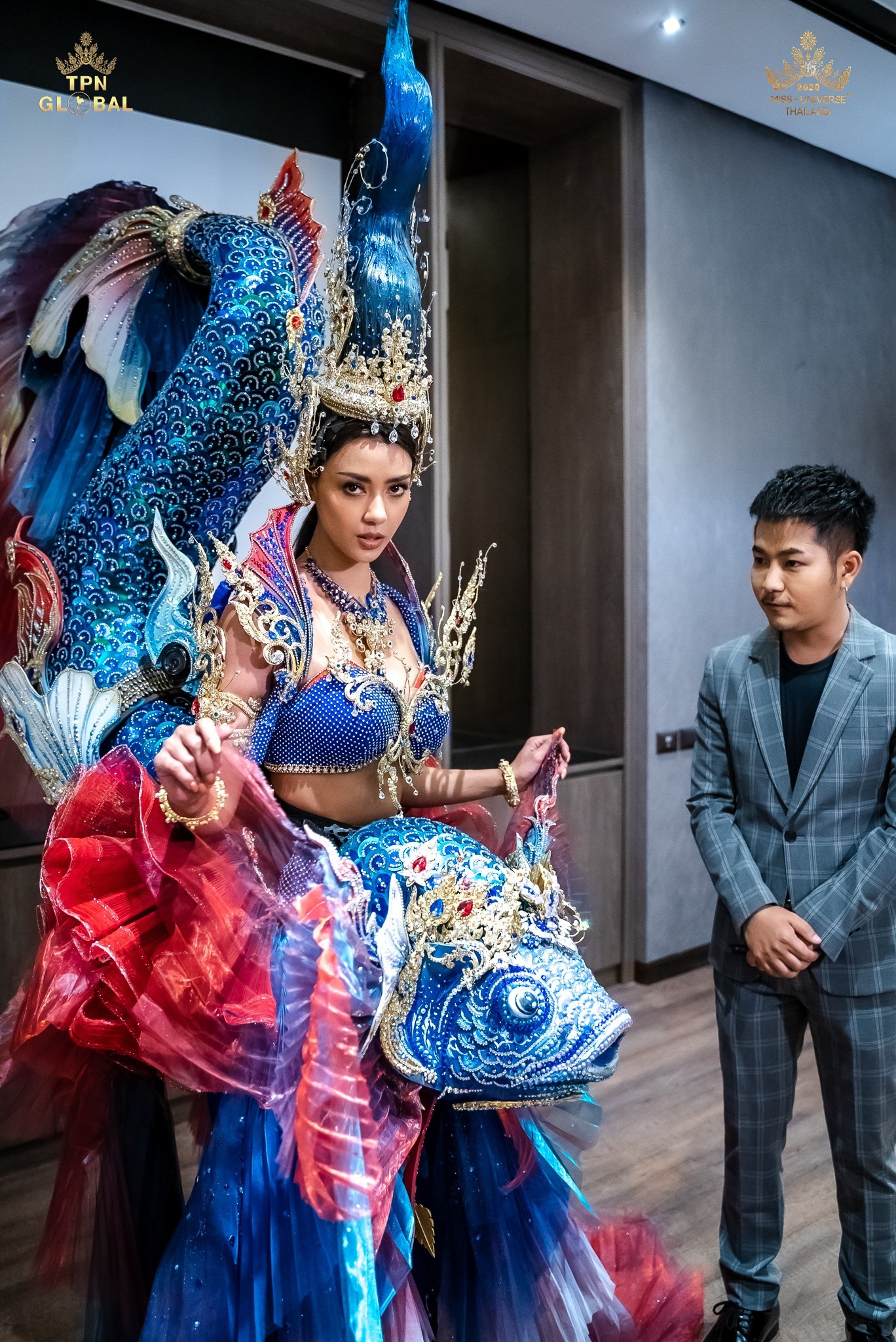 ดราม่าชุดปลากัดลาว