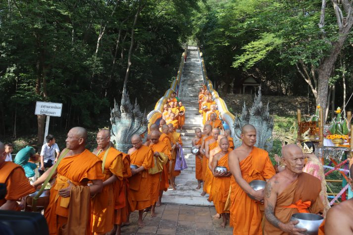 งานตักบาตรเทโวโรหณะ 2563