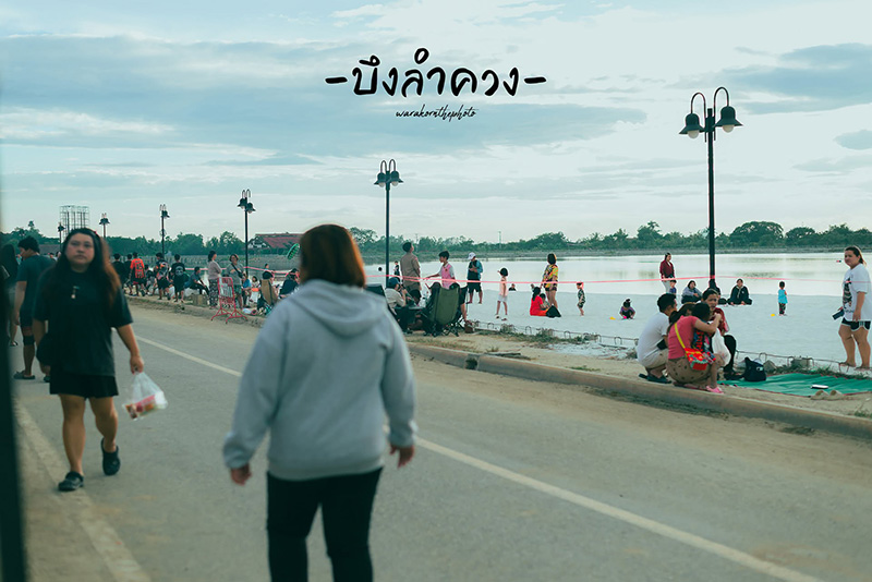 หาดทรายขาวบึงลำควง สุพรรณบุรี