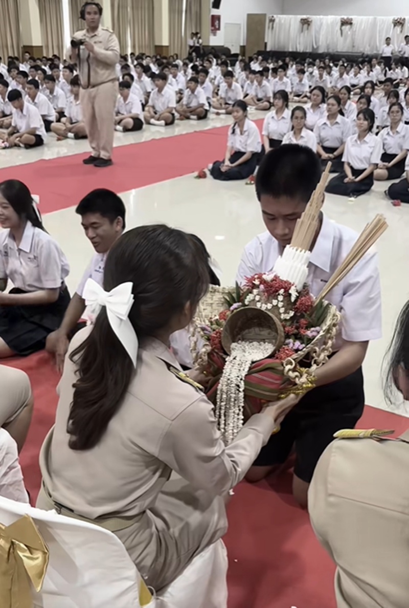 พานไหว้ครู
