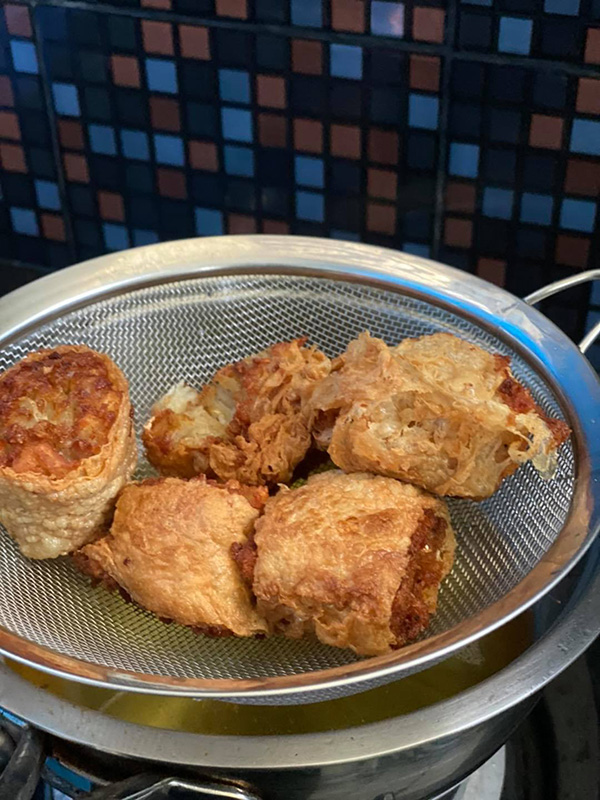 ร้านฮ่อยจ๊อ