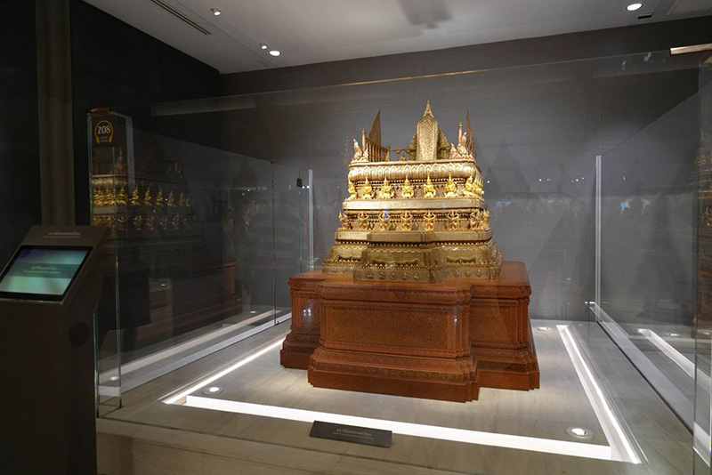 เกาะเกิดศิลป์ แผ่นดินสยาม ศูนย์ศิลปาชีพเกาะเกิด