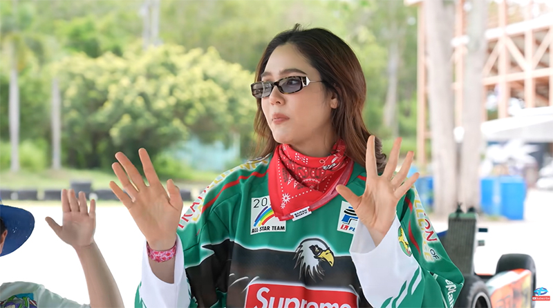 ชมพู่ อารยา