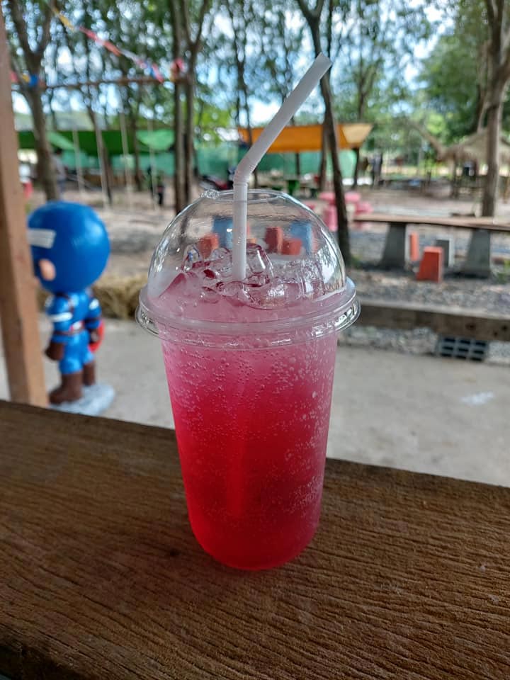 คาเฟ่ในสวนยาง