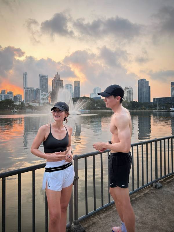 แอน ทองประสม อวดภาพวิ่งกับ เจมส์ จิรายุ