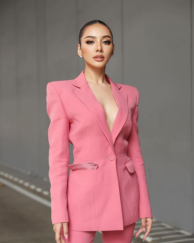 ดินสอสี พนิดา ประวัติ