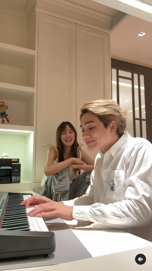 แน็ก ชาลี  เก๋ไก๋ สไลเดอร์ 