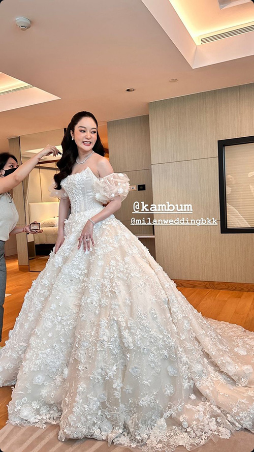 แก้มบุ๋ม ปรียาดา ชุดแต่งงาน