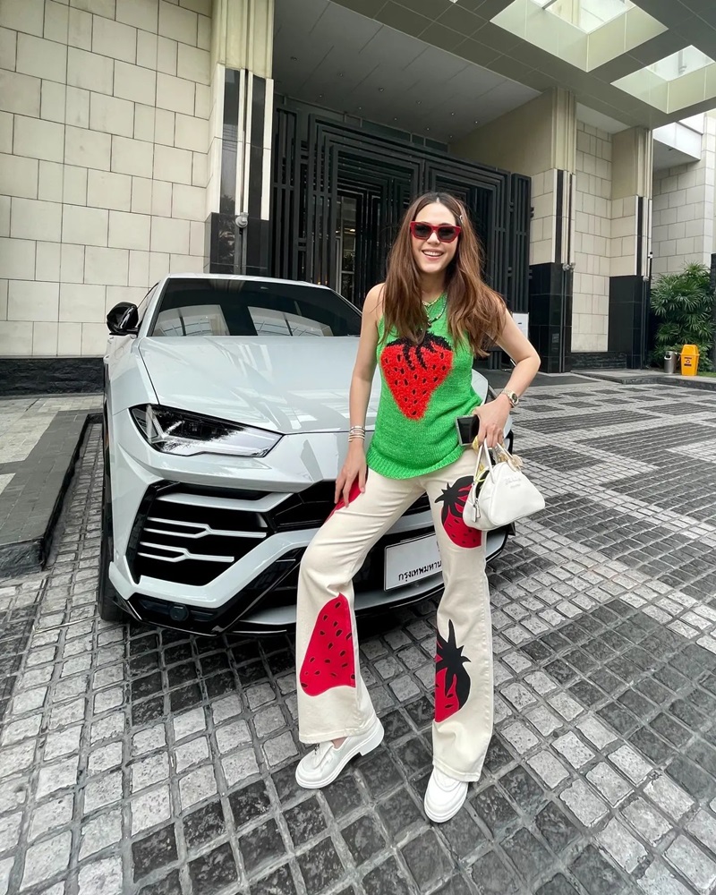 ชมพู่ อารยา