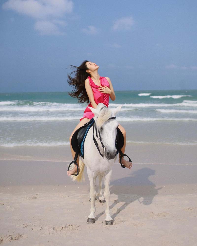 น้ำตาล ทิพนารี