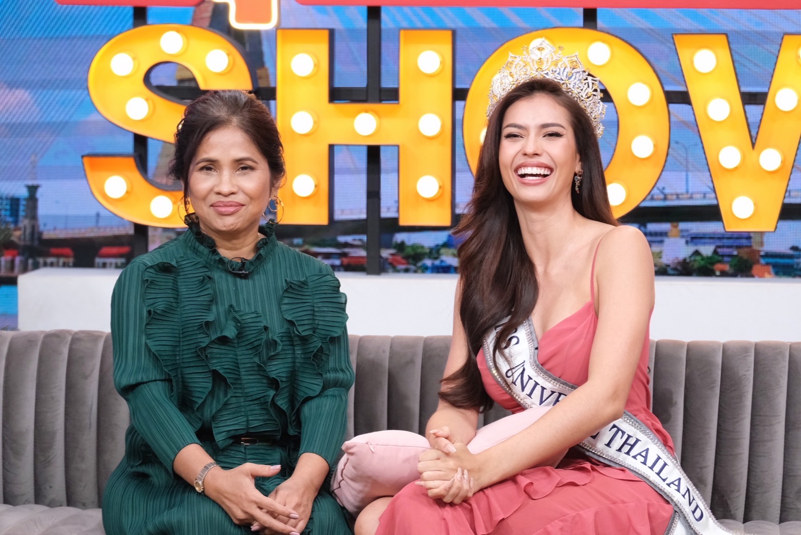  แอนโทเนีย โพซิ้ว 