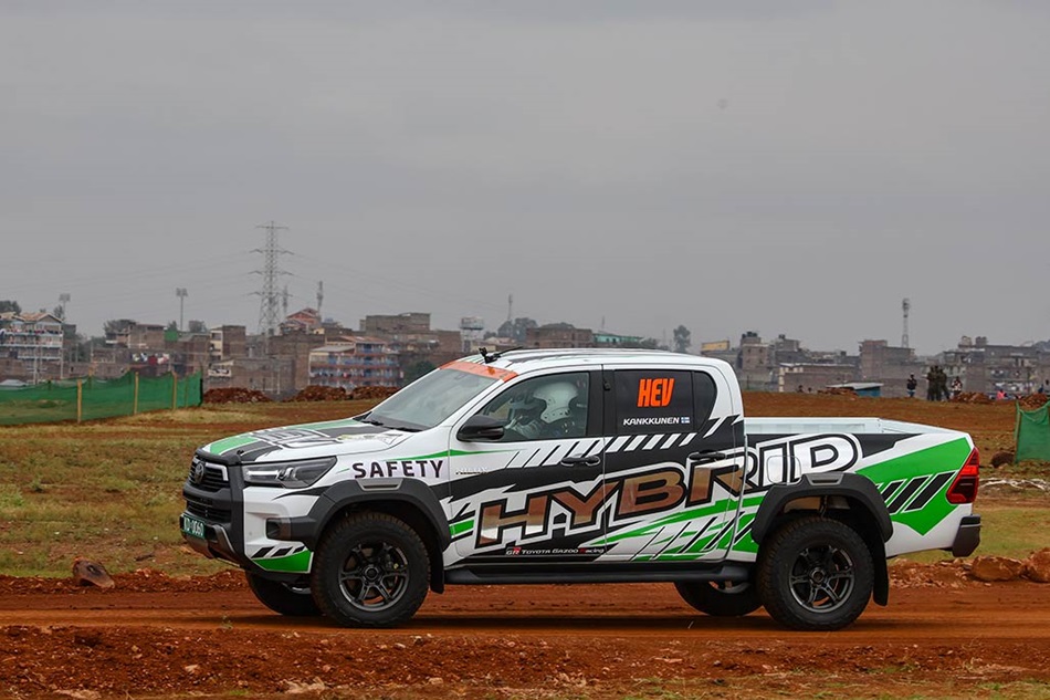 toyota hilux 2024