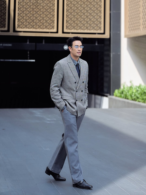 เปิดภาพ เกรท วรินทร ควงพ่อแม่ร่วมงานแต่ง