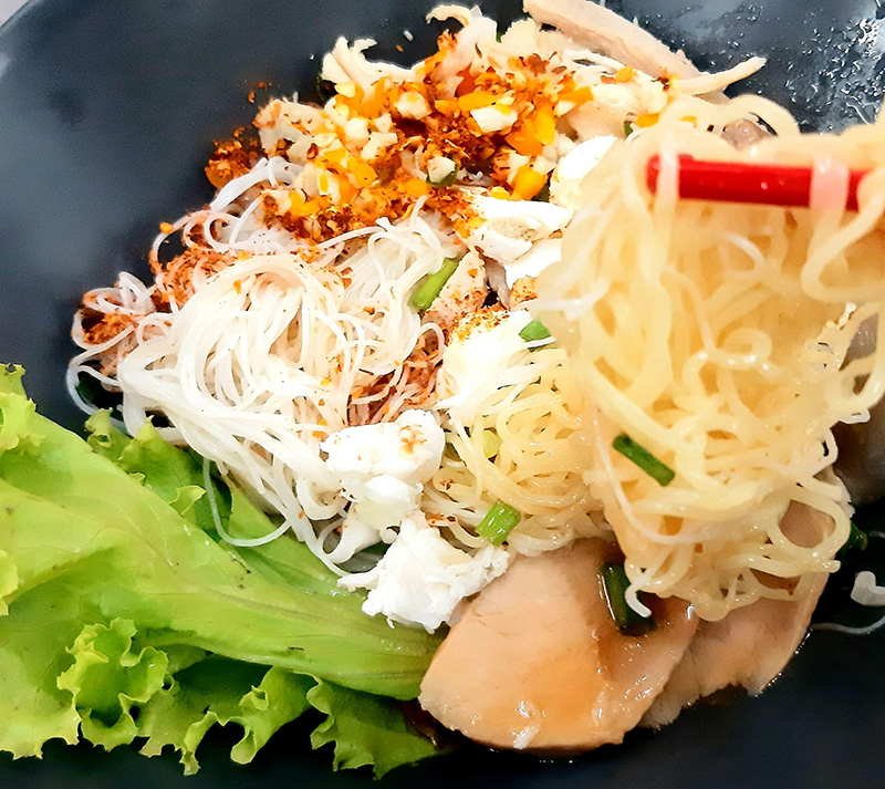 ของกินสี่แยกบ้านแขก