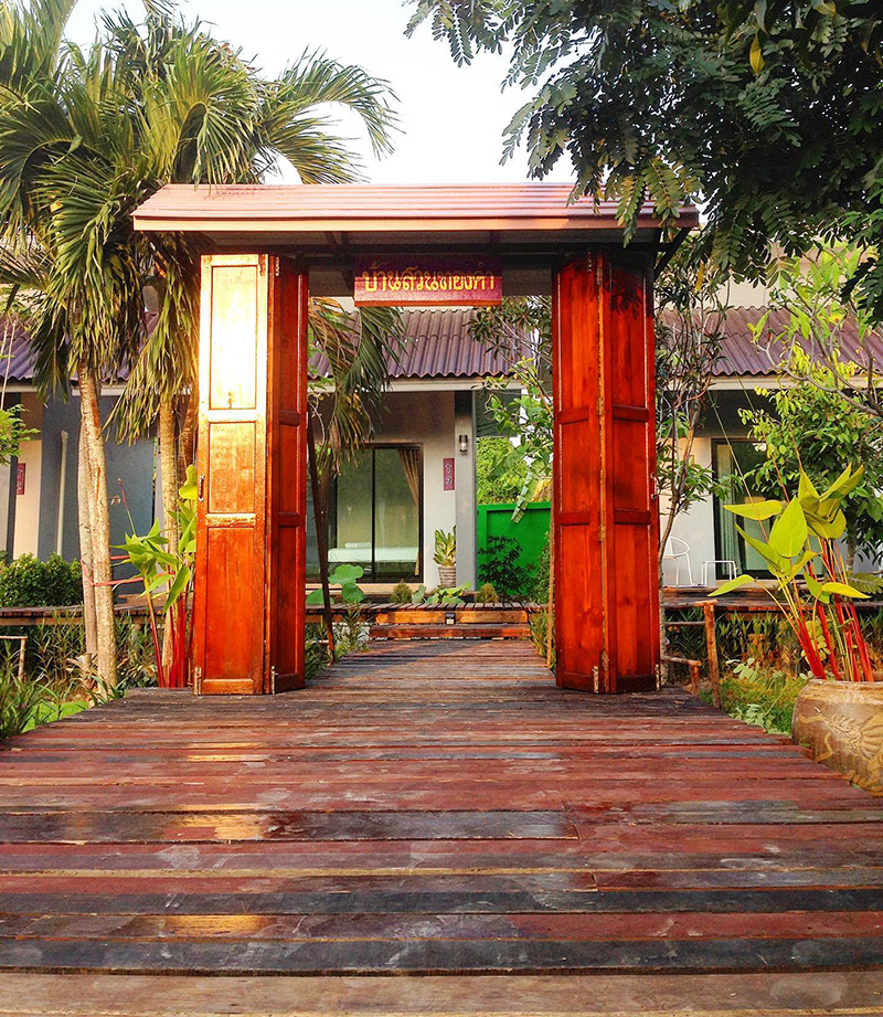 โฮมสเตย์บางเสร่ บ้านสวนทองคำบางเสร่ โฮมสเตย์