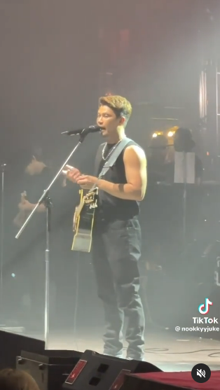 หนุ่ม กะลา