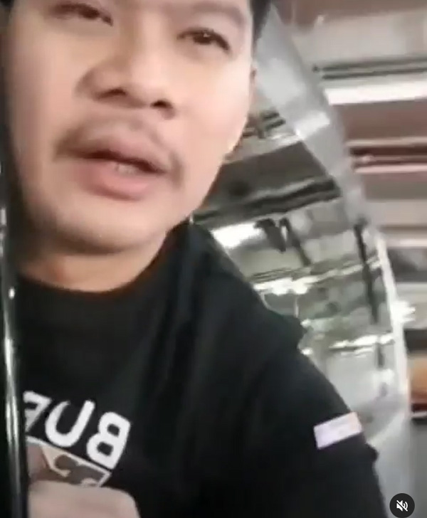 นุ้ย เชิญยิ้ม