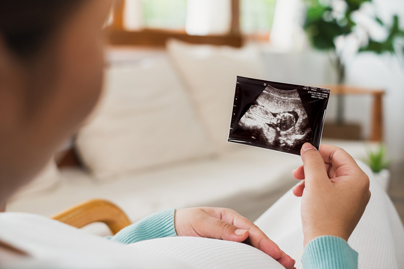 ฝันว่าท้อง