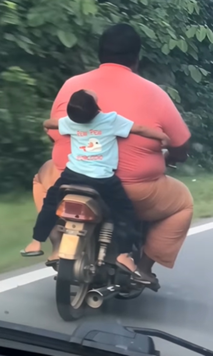 เกาะหลัง