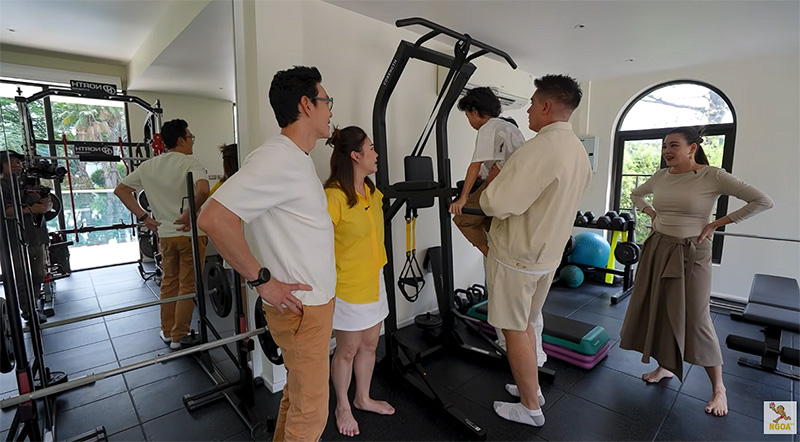 บ้านชาคริต