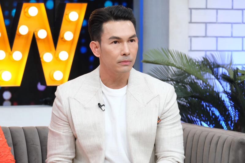 อั้ม อธิชาติ