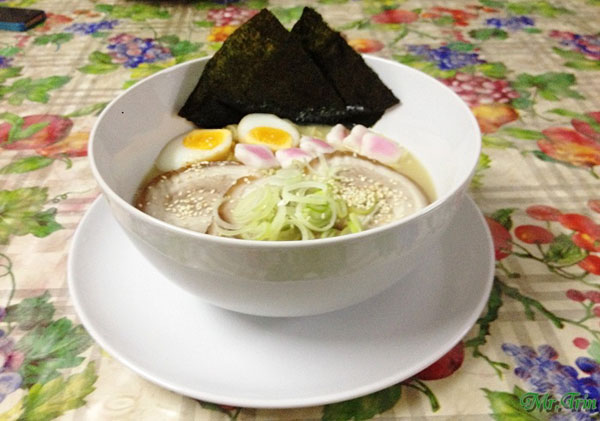 ราเมนน้ำซุปกระดูกหมู