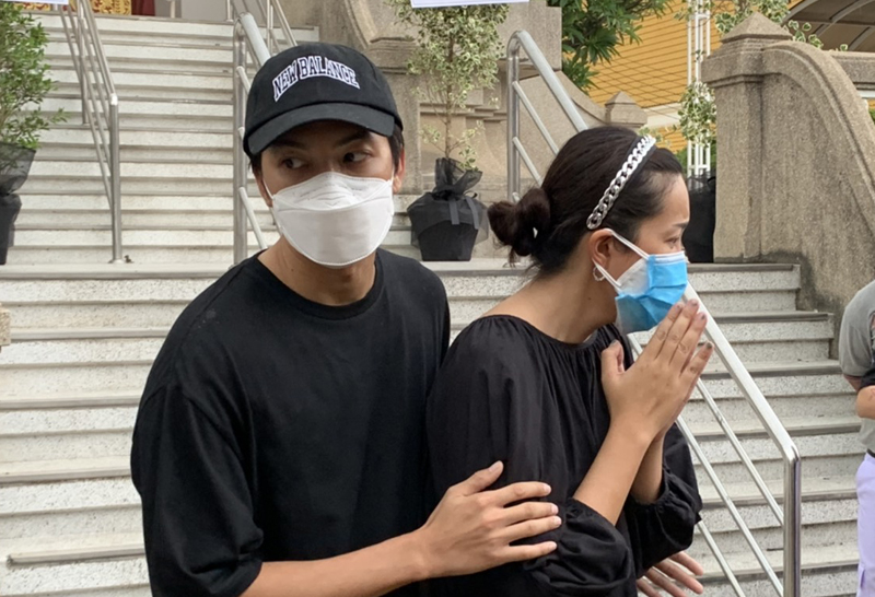 น้าค่อม ชวนชื่น