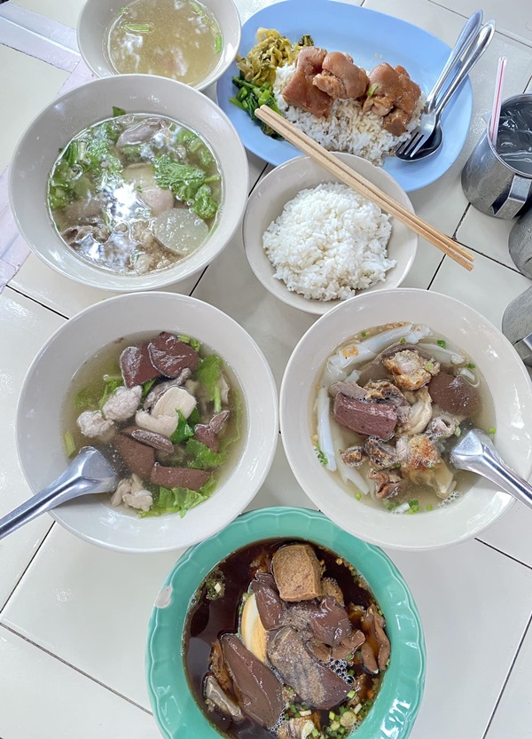 ร้านต้มเลือดหมู