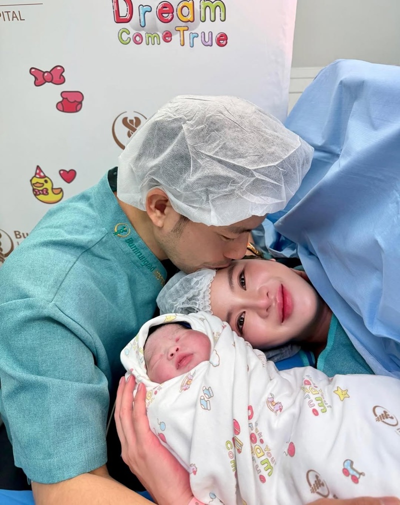 เปิดภาพแรก น้อง FREYANA ทายาทคนดัง น้องออน หมอสอง