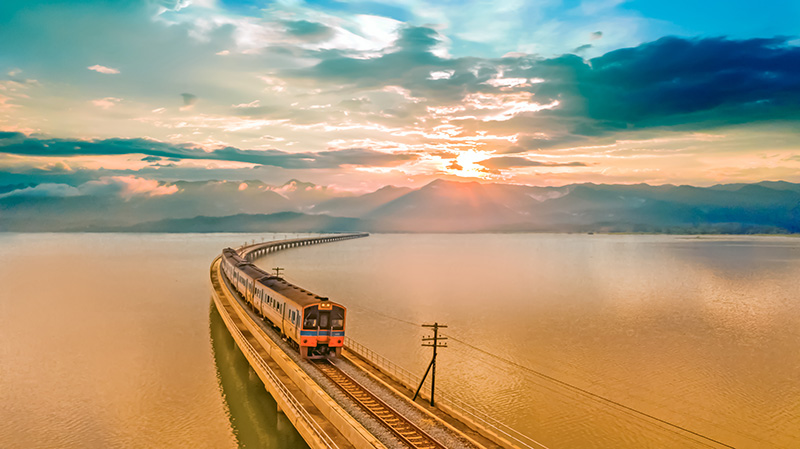 รถไฟลอยน้ำ เขื่อนป่าสักชลสิทธิ์ 65
