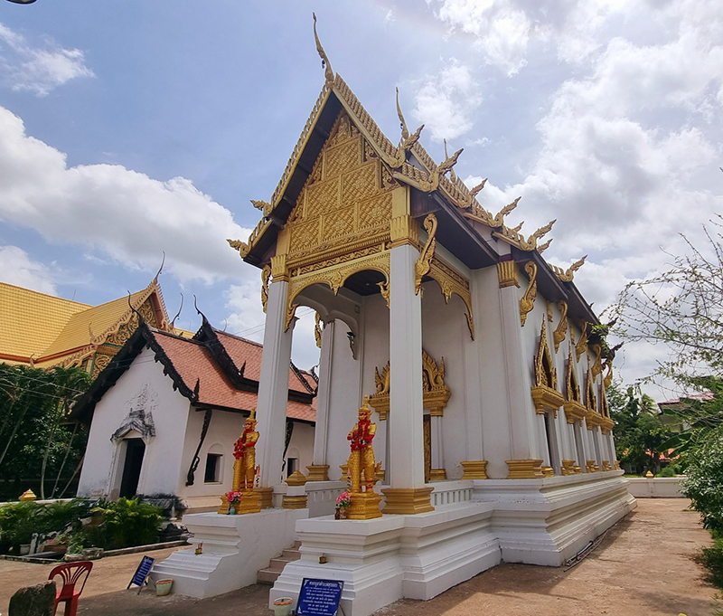 หลวงพ่อพระยืน